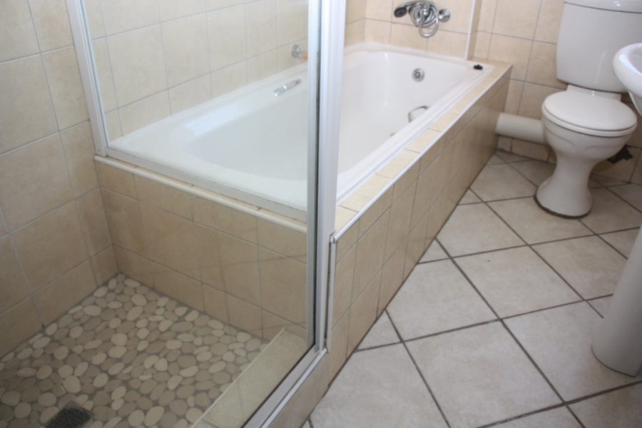 2 Bedroom Property for Sale in Hillside Free State